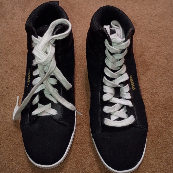 Ladies Puma - Picture 2 of 6